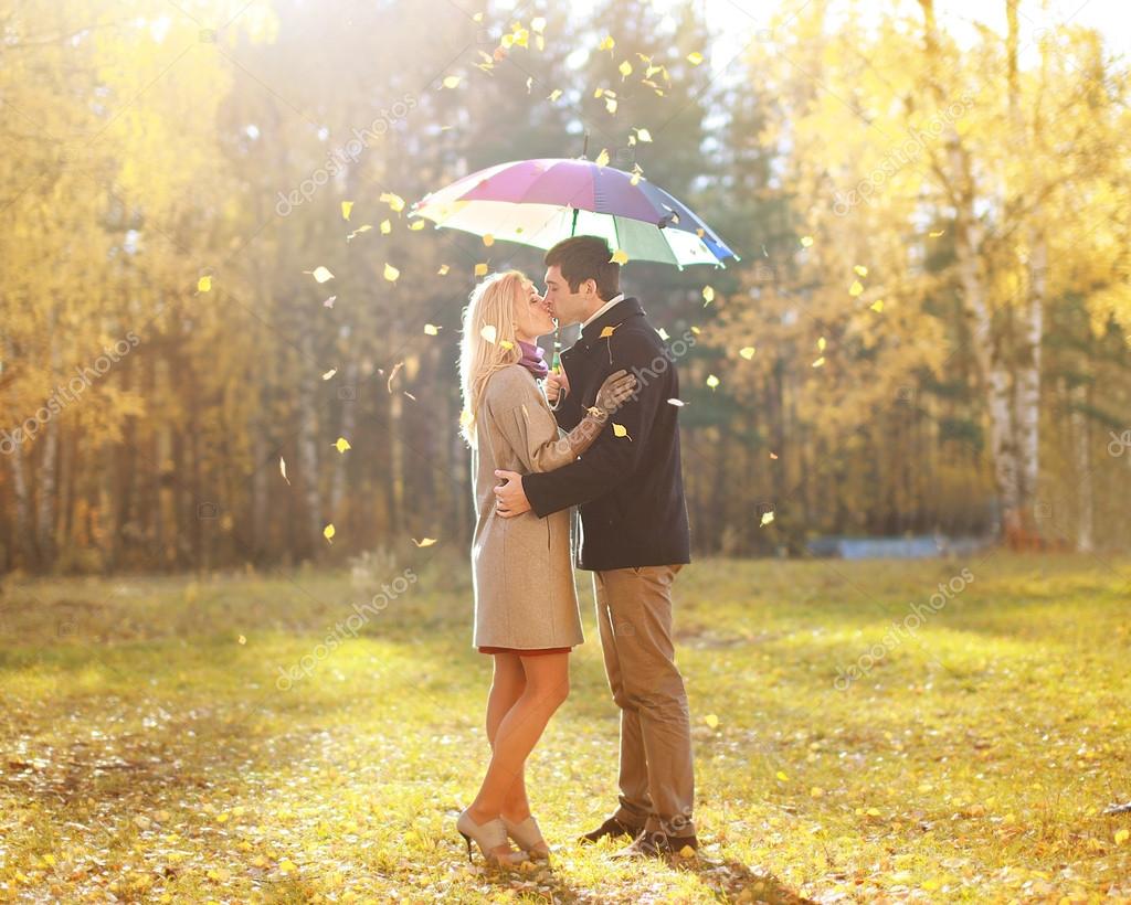 Kissing in rain Stock Photos, Royalty Free Kissing in rain Images |  Depositphotos