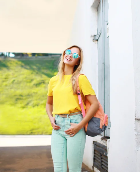 Summer, fashion and people concept - pretty cool blonde girl in — Stock Photo, Image