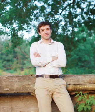 Yakışıklı adam niteliğine