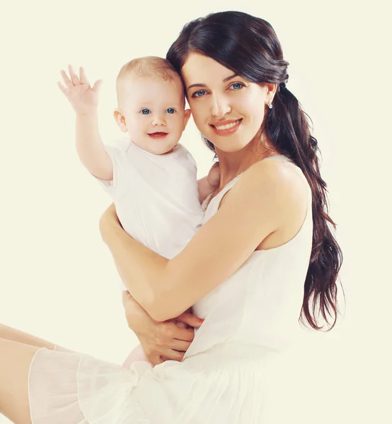 Portret van gelukkige moeder en baby — Stockfoto