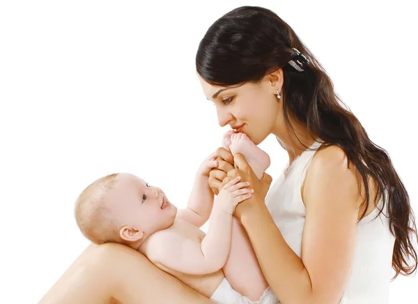 Retrato de madre amorosa feliz jugando con bebé lindo — Foto de Stock