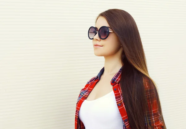 Fashion portrait of profile pretty woman in the sunglasses again — 스톡 사진