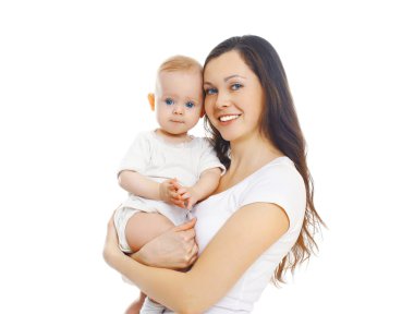 Mutlu gülümseyen anne ile bebek beyaz arka plan üzerinde