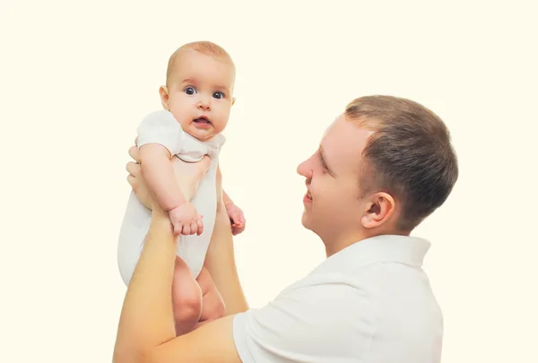 Glücklich lächelnder junger Vater beim Spielen mit Baby — Stockfoto