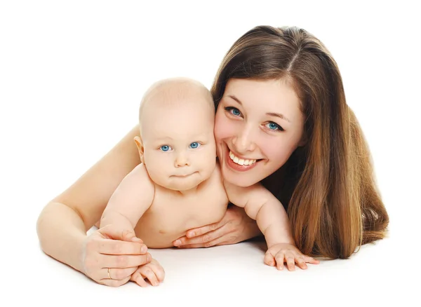 Portré boldog fiatal anya és a baba együtt a fehér b mosolyogva — Stock Fotó