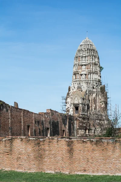 Manutenção Chedi em Ayutthaya da Tailândia — Fotografia de Stock