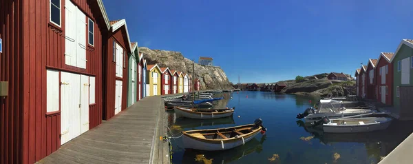 Smogen Sveç Haziran 2017 Idyllic Renkli Balıkçı Kulübeleri Smogenbryggan Tipik — Stok fotoğraf