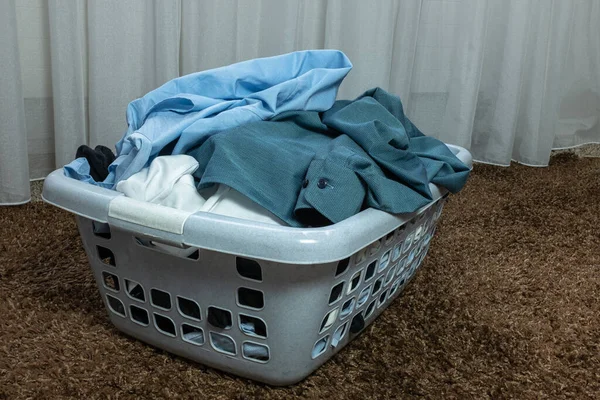 Gray Plastic Basket Dirty Laundry Bedroom Carpet — Stock Photo, Image