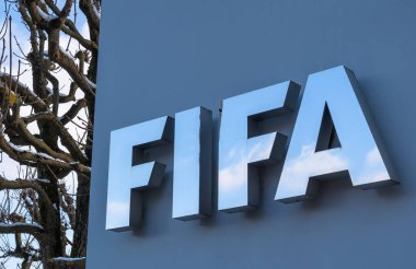Zürih, İsviçre - 10 Ocak 2021: FIFA kar amacı gütmeyen bir kuruluş ve uluslararası bir futbol, futsal ve plaj futbolu yönetim organıdır. Merkez İsviçre, Zürih 'te.