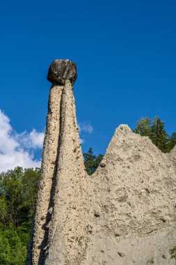 Herens Vadisi 'ndeki Euseigne doğal dünya piramitleri İsviçre' nin en önemli jeolojik manzaralarından biridir..