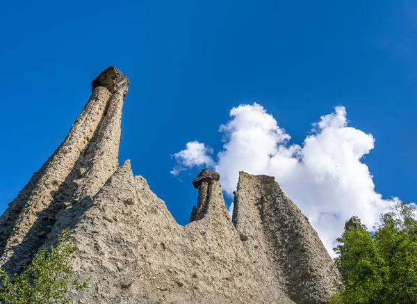 Herens Vadisi 'ndeki Euseigne doğal dünya piramitleri İsviçre' nin en önemli jeolojik manzaralarından biridir..