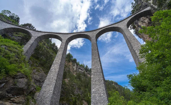 Filisur Suiza Junio 2021 Famoso Viaducto Landwasser Cerca Ciudad Filisur —  Fotos de Stock