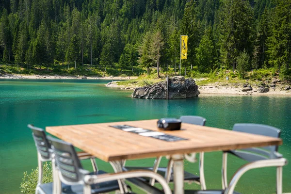 Mesa Restaurante Lago Caumasee Encuentra Parte Sur Del Municipio Flims —  Fotos de Stock