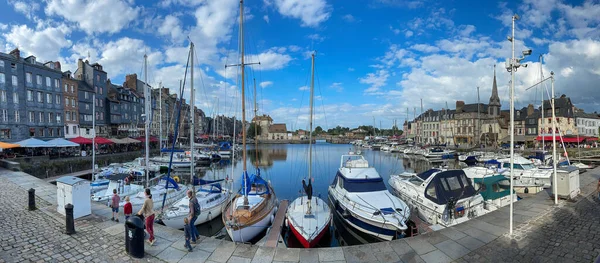 플뢰르 Honfleur 프랑스 2021 플뢰르 Honfleur 지역의 프랑스 노르망디의 휴양지이다 — 스톡 사진