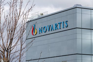 STEIN, SWitzERLAND - 18 Şubat 2020: Novartis dünyanın en büyük ikinci ilaç şirketidir. Stein 'daki Novartis Eczacılık yeni ilaçlar üretiyor ve bunları 150 ülkede dağıtıyor..