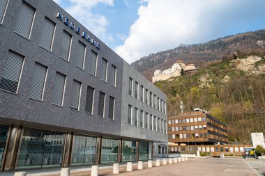 VADUZ, LIECHTENSTEIN - 28 Mart 2020: Neue Bank, Vaduz, Lihtenştayn Prensliği merkezli özel bir bankadır