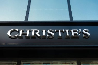 Cenevre, İsviçre - 3 Ekim 2025: Christie in Cenevre dünyaca ünlü müzayede evi Christie 'nin İsviçre şubesidir..