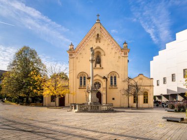 Cenevre, İsviçre - 3 Ekim 2025: Christie in Cenevre dünyaca ünlü müzayede evi Christie 'nin İsviçre şubesidir..