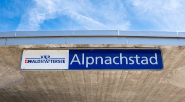 Alpnachstad, İsviçre - 25 Ağustos 2025: Alpnachstad, Lucerne Gölü 'nün güney kıyısında Pilatus Dağı eteklerinde yer alan küçük bir köydür.