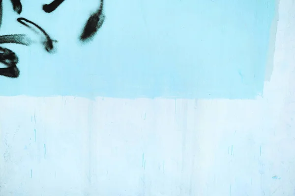 Siyah Boya Kokulu Mavi Sıkıntılı Alçı Duvar.