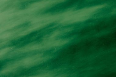 Yeşil Duvar Doku Arkaplanında Gölge Örtüsü Bırakır. Soyut Güneş Işığı Yaprakları Arkaplanı. Alçı Sıva Duvarında Doğa Şubesi Gölgesi Yansıması.