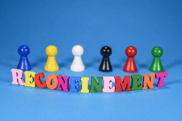 covid-19 Coronavirus keşif epidemie famille pions distance