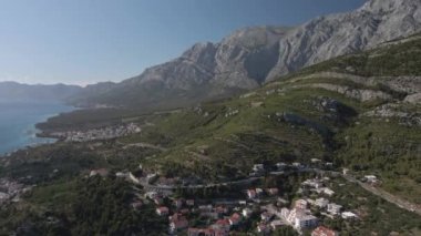 Hırvatistan, Makarska Riviera. Krvavica ve Promajna 2021 'deki deniz manzarası