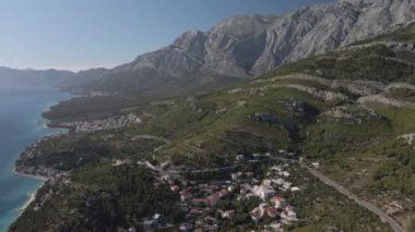 Hırvatistan, Makarska Riviera. Krvavica ve Promajna 2021 'deki deniz manzarası