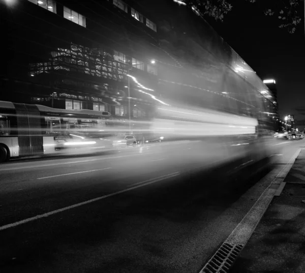 Bussen Auto Bewegen Nachts Weg — Stockfoto