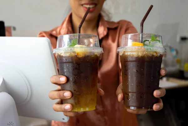 Employee Handed Coffee Cup Orange Coffee Menu Customer Counter — Stock Photo, Image