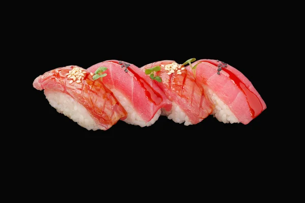 Nigiri Sushi Készlet Tonhal Szósz Mikrozöld Szezámmag Kaviár Izolált Fekete — Stock Fotó