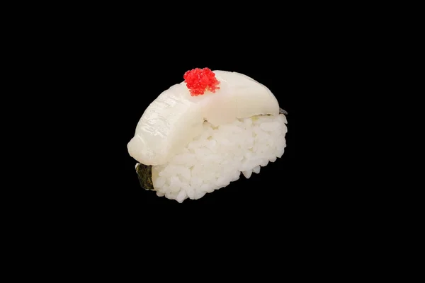 Nigiri Sushi Vieira Tobiko Caviar Nori Isolado Fundo Preto — Fotografia de Stock