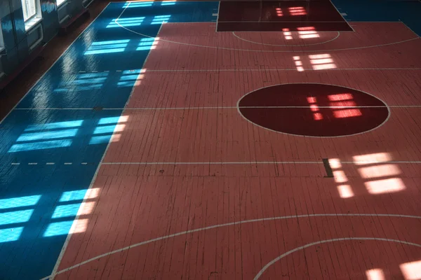 Cour de basket-ball intérieur — Photo