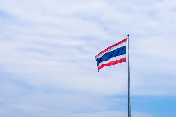 Thailändische Flagge in Stange — Stockfoto