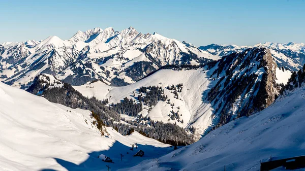 Karla Kaplı Dağlardan Oluşan Kış Manzarası Sviçre Rochers Naye Doğada — Stok fotoğraf
