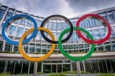 Lozan, Vaud Canton, İsviçre - 04.18.2021: Yeni Genel Merkez Uluslararası Olimpiyat Komitesi. Yer imi.