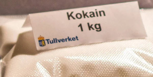 İsveç 'te Tullverket damgalı 1 kg' lık kokain paketi.