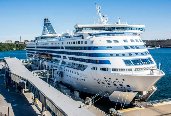 Stockholm, İsveç 'teki rıhtımda yolcu gemisi Silja Senfonisi.