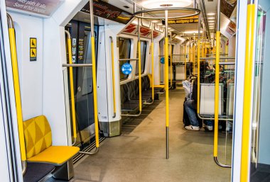 Stockholms metro sistemindeki yeni trenin yerleşimi. İsveç 'te trenin adı C30.