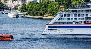 Stockholm, İsveç 'in merkezindeki Hanseatic Inspiration yolcu gemisinde..