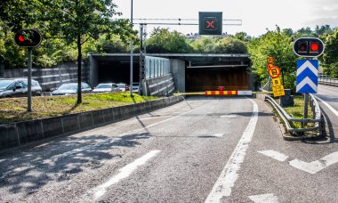 İsveç, Stockholm 'deki tünele araç girişi yasaklandı..
