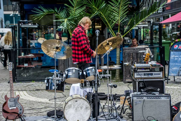 Músicos Actuando Plaza Del Mercado Centro Estocolmo Suecia — Foto de Stock