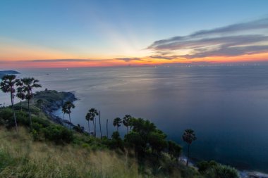Denizde gün doğumu