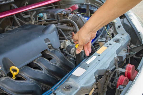 Araba Radyatör Vanası açık