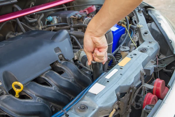 Araba Radyatör Vanası açık