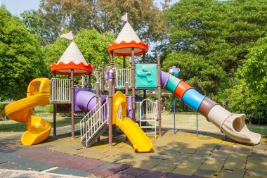 Parktaki oyun parkı