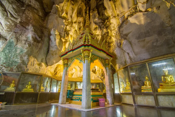Buda'nın emanetler Tay tapınak mağarada — Stok fotoğraf