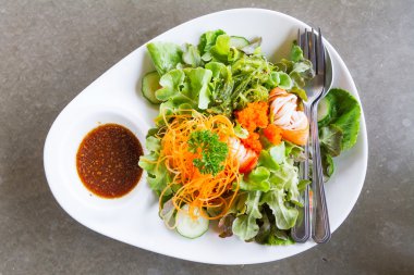 salata içinde yuvarlak yüzey