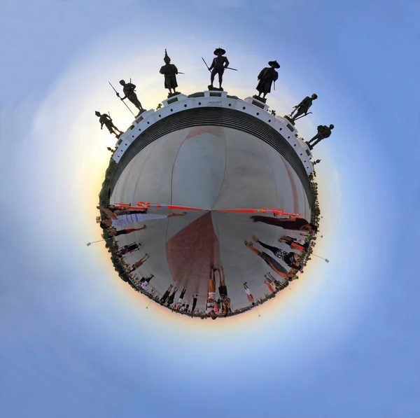 Panorama kruh 7 krále Thajska socha — Stock fotografie