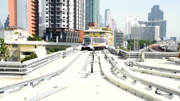 Bangkok Tayland Aralık 2020 Krung Thon Buri Istasyonuna Giden Altın — Stok video